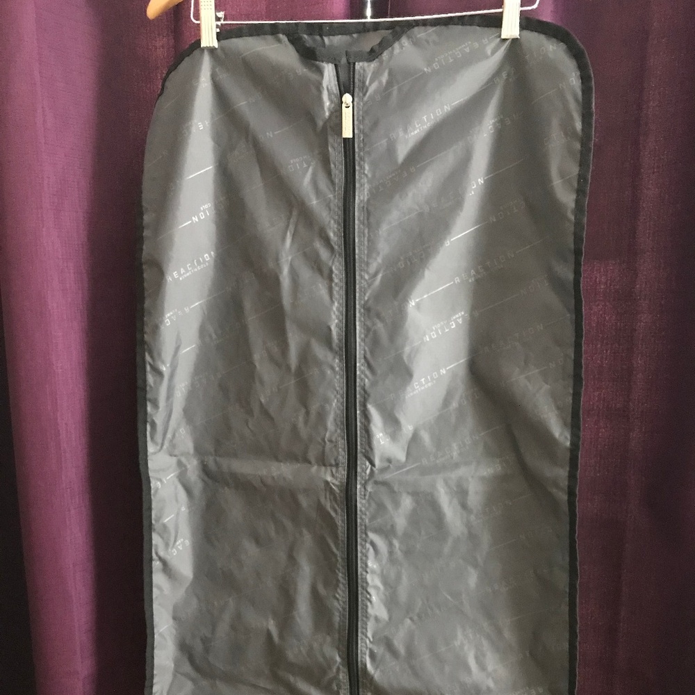 Kenneth Cole Reaction Garment Bag (#M2)
